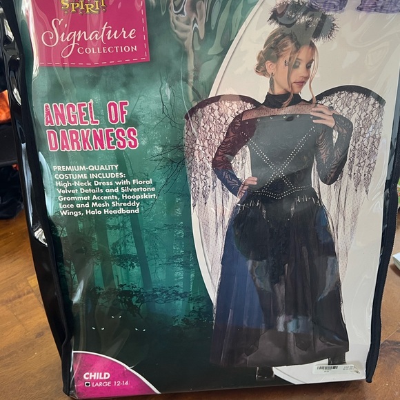 Spirit Halloween | Angel Of Darkness girls costume - Picture 9 of 12